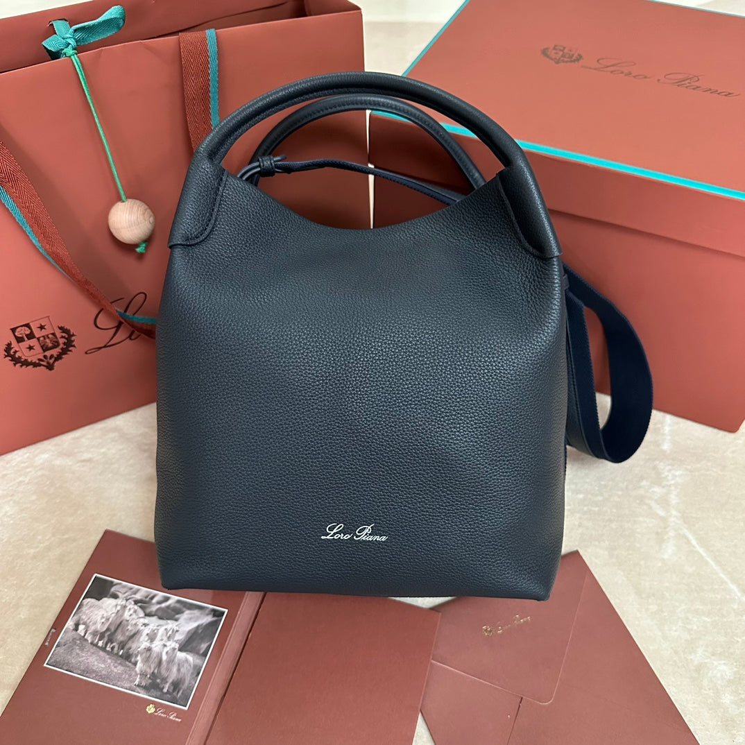 LARGE 36 BALE BAG IN NAVY BLUE GRAIN CALFSKIN