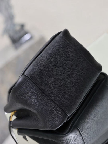 YSL Le 5 à 7 Baby Bea Tote Bag 19cm Black in Deerskin 285533