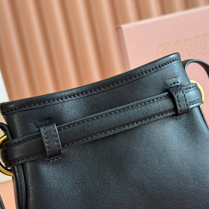 Miu 5NR461 Pouch Black Cowhide 285383