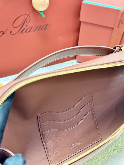LP Extra Pouch L29 Muted Pink Cashmere Calfskin 282247