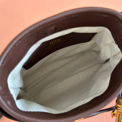 Miu 5NR461 Pouch Coffee Cowhide 285382