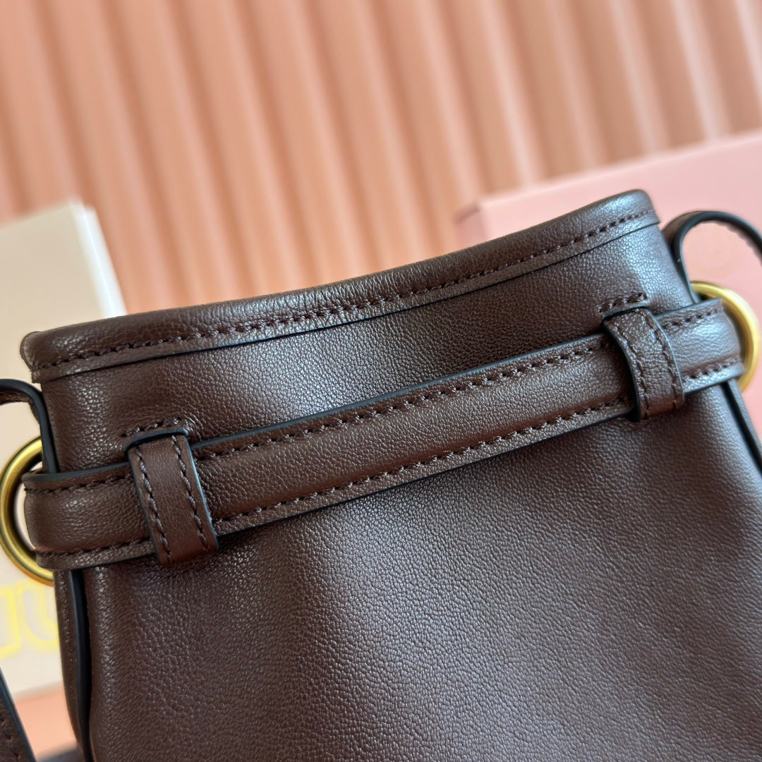 Miu 5NR461 Pouch Coffee Cowhide 285382