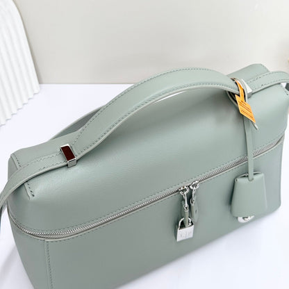 LP Extra Pouch L27 Eucalyptus Calfskin 231579
