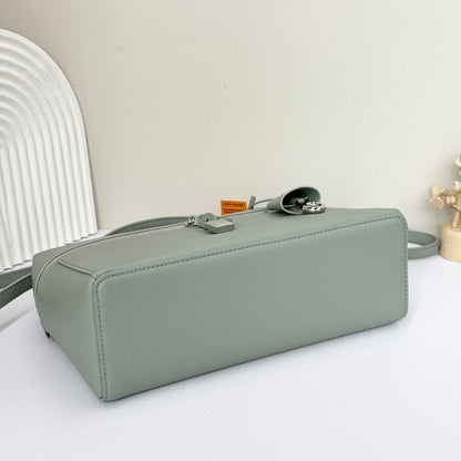 LP Extra Pouch L27 Eucalyptus Calfskin 231579