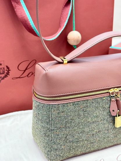 LP Extra Pouch L27 Muted Pink Cashmere Calfskin 282224