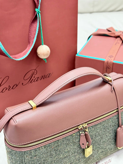LP Extra Pouch L27 Muted Pink Cashmere Calfskin 282224