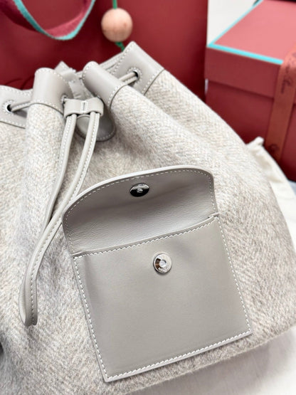LP Extra Drawstring Backpack L27 Grey Wool Leather