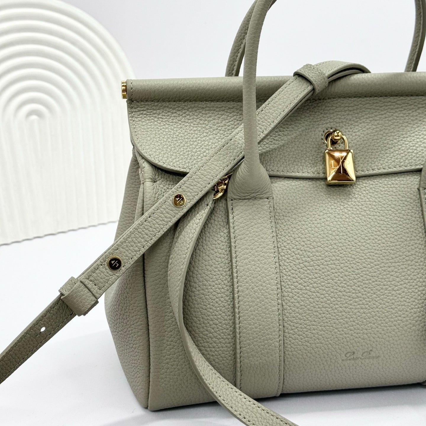 LP Loom L25 Dried Tarragon Green Calfskin 282219