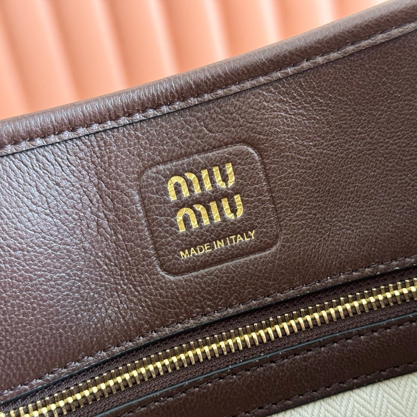 Miu 5BE101 Pouch Coffee Cowhide 285392