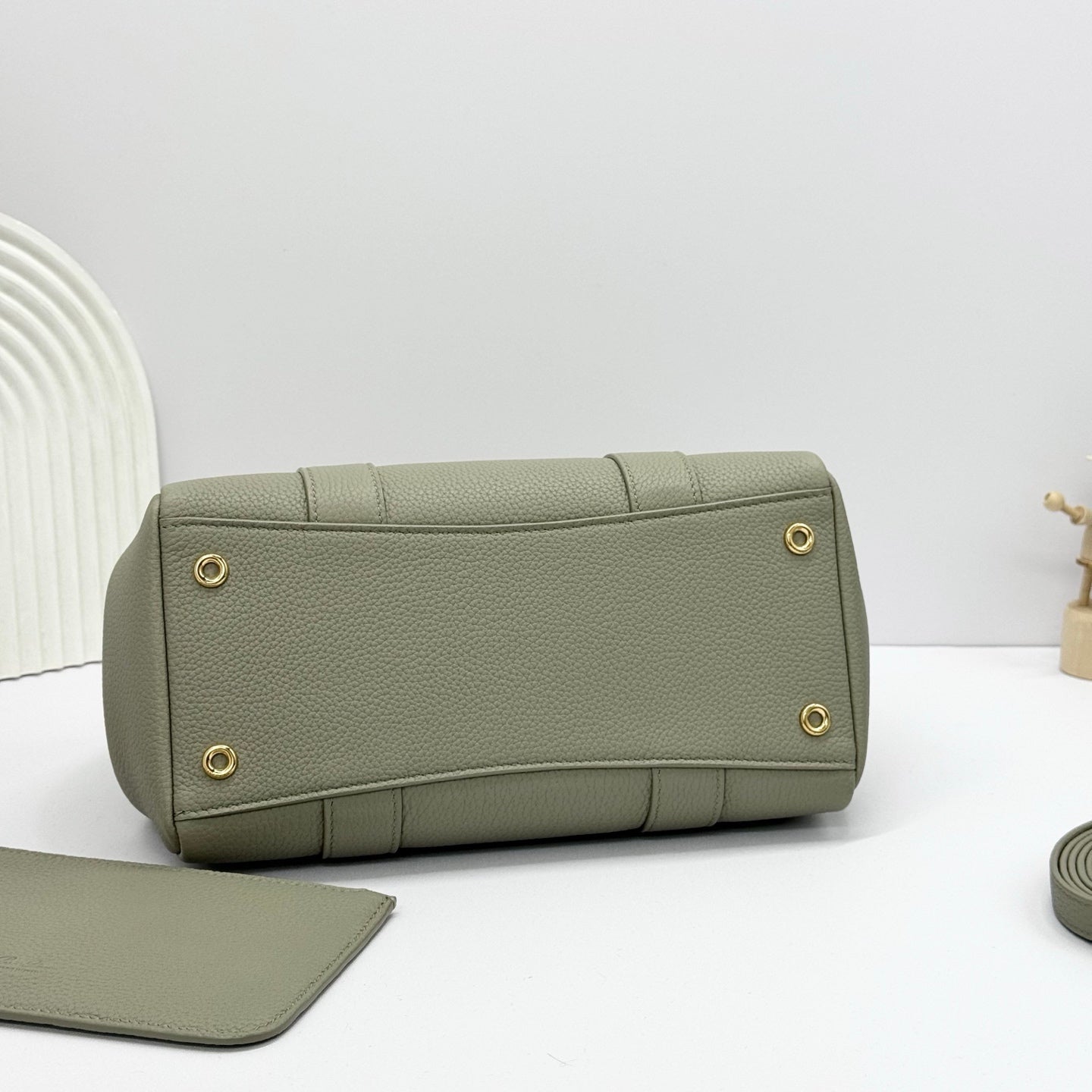 LP Loom L25 Dried Tarragon Green Calfskin 282219