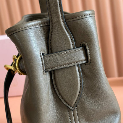 Miu 5BE101 Pouch Olive Cowhide 285394