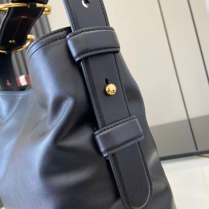 GG 25 Beatrix Handbag  Black Smooth Cowhide 290511