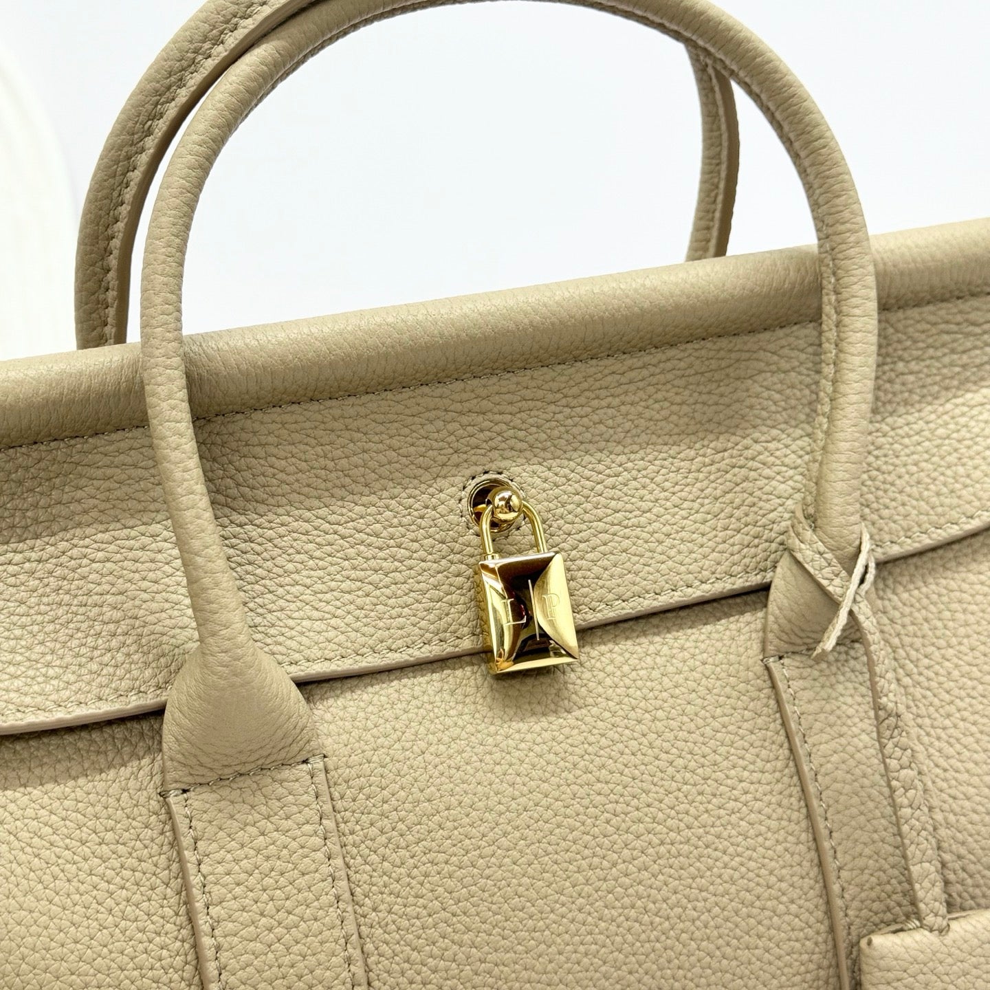 LP Loom L25 Light Milky Scent Calfskin 282174
