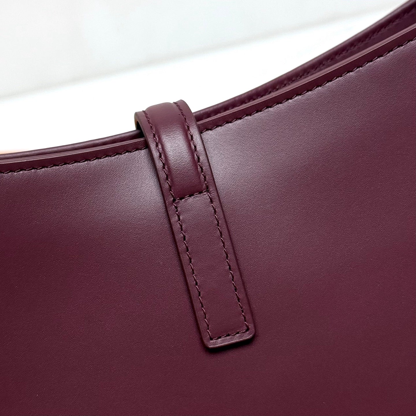 YSL 5 𝐀̀ 7 Bag 24cm Burgundy Leather 285558