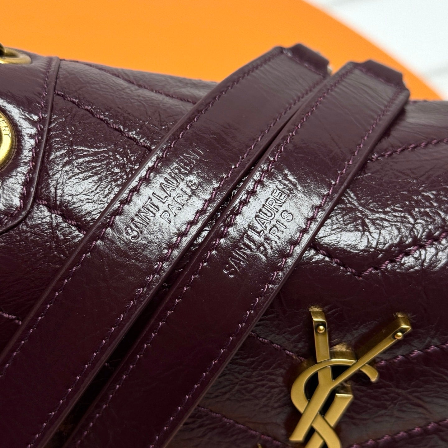 Niki Baby Shoulder Bag 22cm Burgundy Glossy Leather 285490