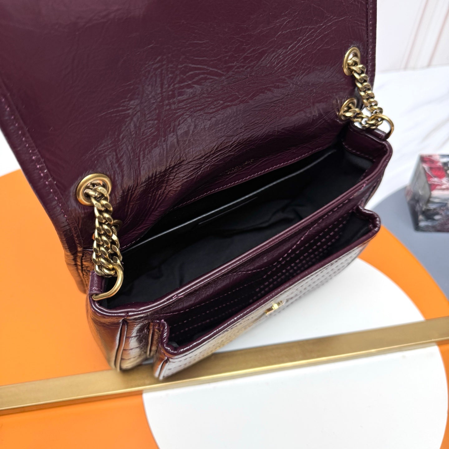 Niki Baby Shoulder Bag 22cm Burgundy Glossy Leather 285490