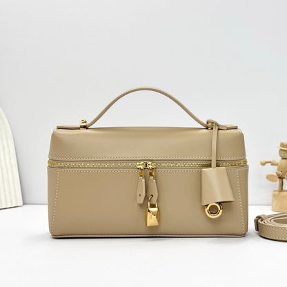 LP Extra Pouch L23 Light Milky Calfskin 282140
