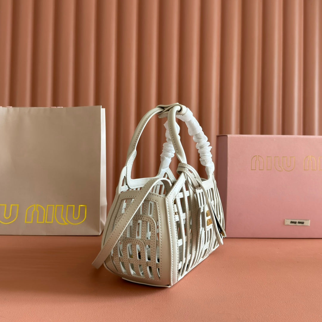 Miu Leather Basket Bag 24cm White Chalk Cowhide 255471