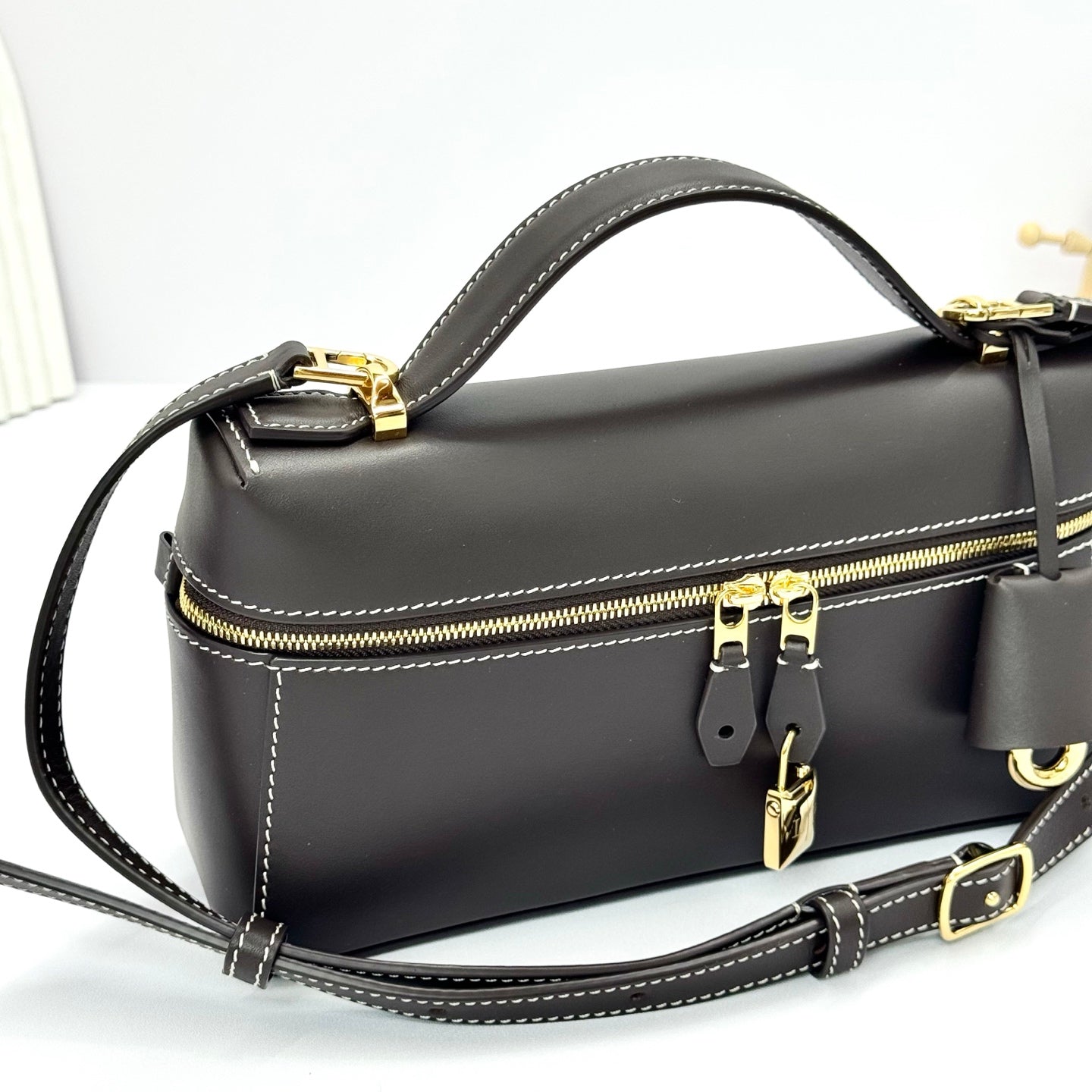LP Extra Pouch L23 Coffee Smooth Calfskin 282134