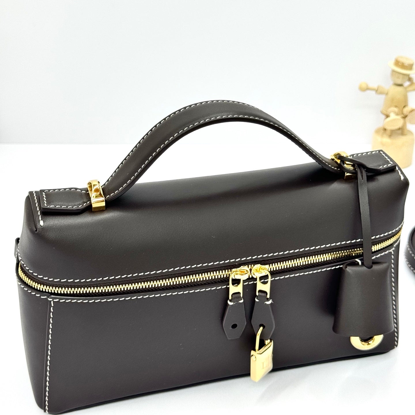 LP Extra Pouch L23 Coffee Smooth Calfskin 282134