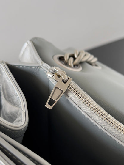 CRUSH CHAINED BAG 32 IN SILVER METALLIC QUILTED CRUSHED CALFSKIN
