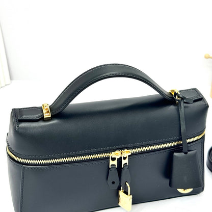 LP Extra Pouch L23 Black Smooth Calfskin 282128