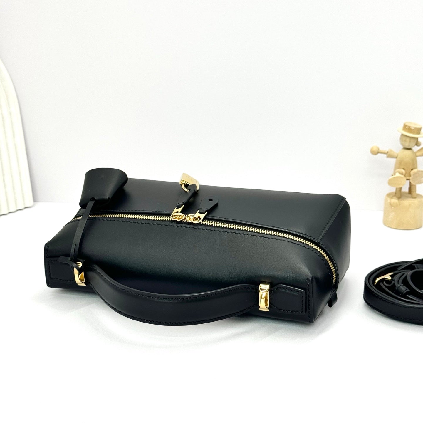 LP Extra Pouch L23 Black Smooth Calfskin 282128