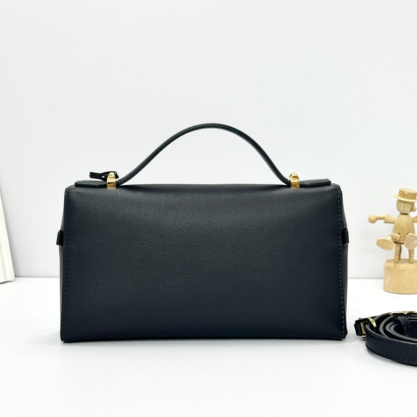LP Extra Pouch L23 Black Calfskin 282120
