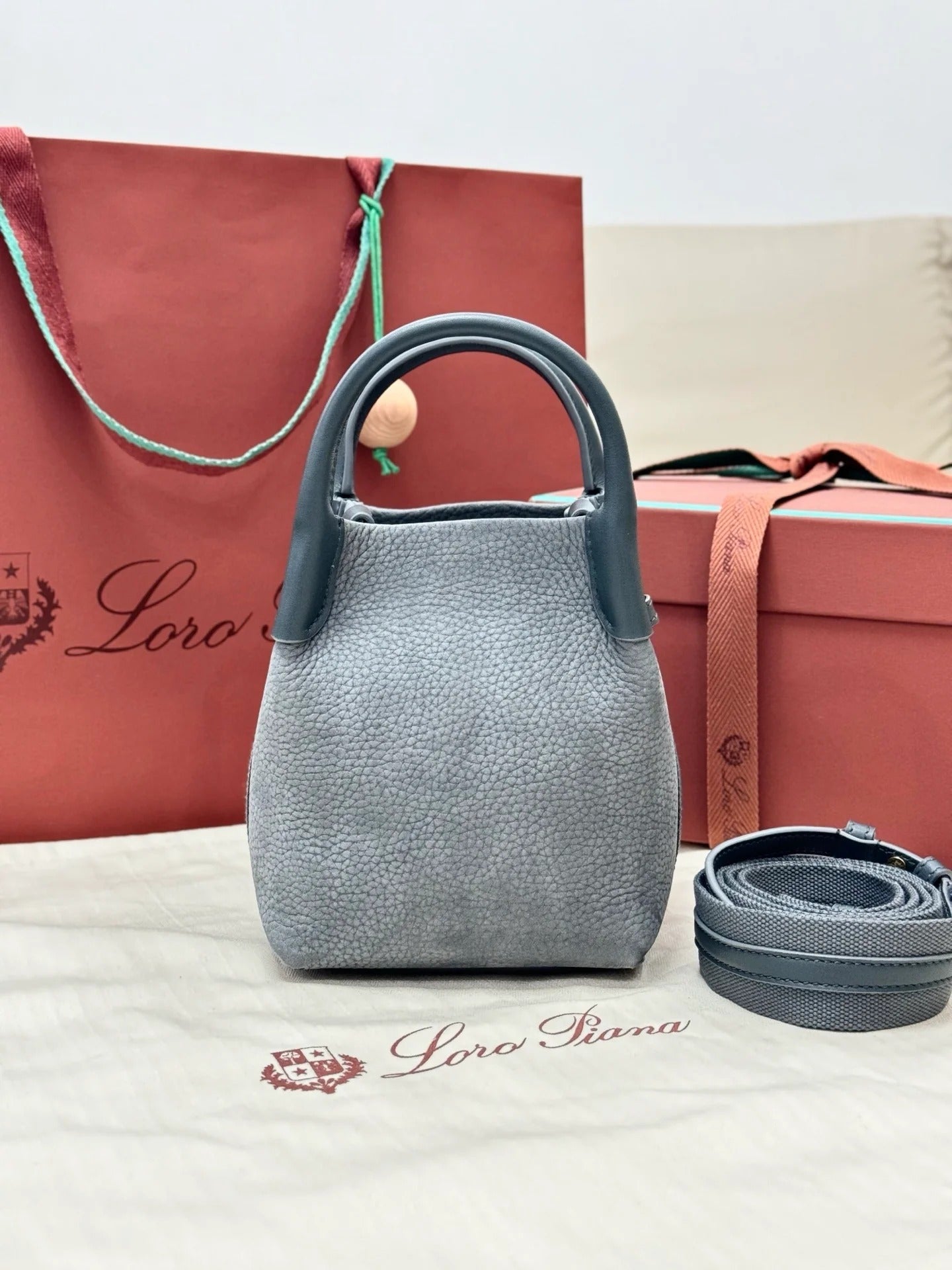 LP 2026 Bale Bucket Bag 16cm Blue-green Cowhide