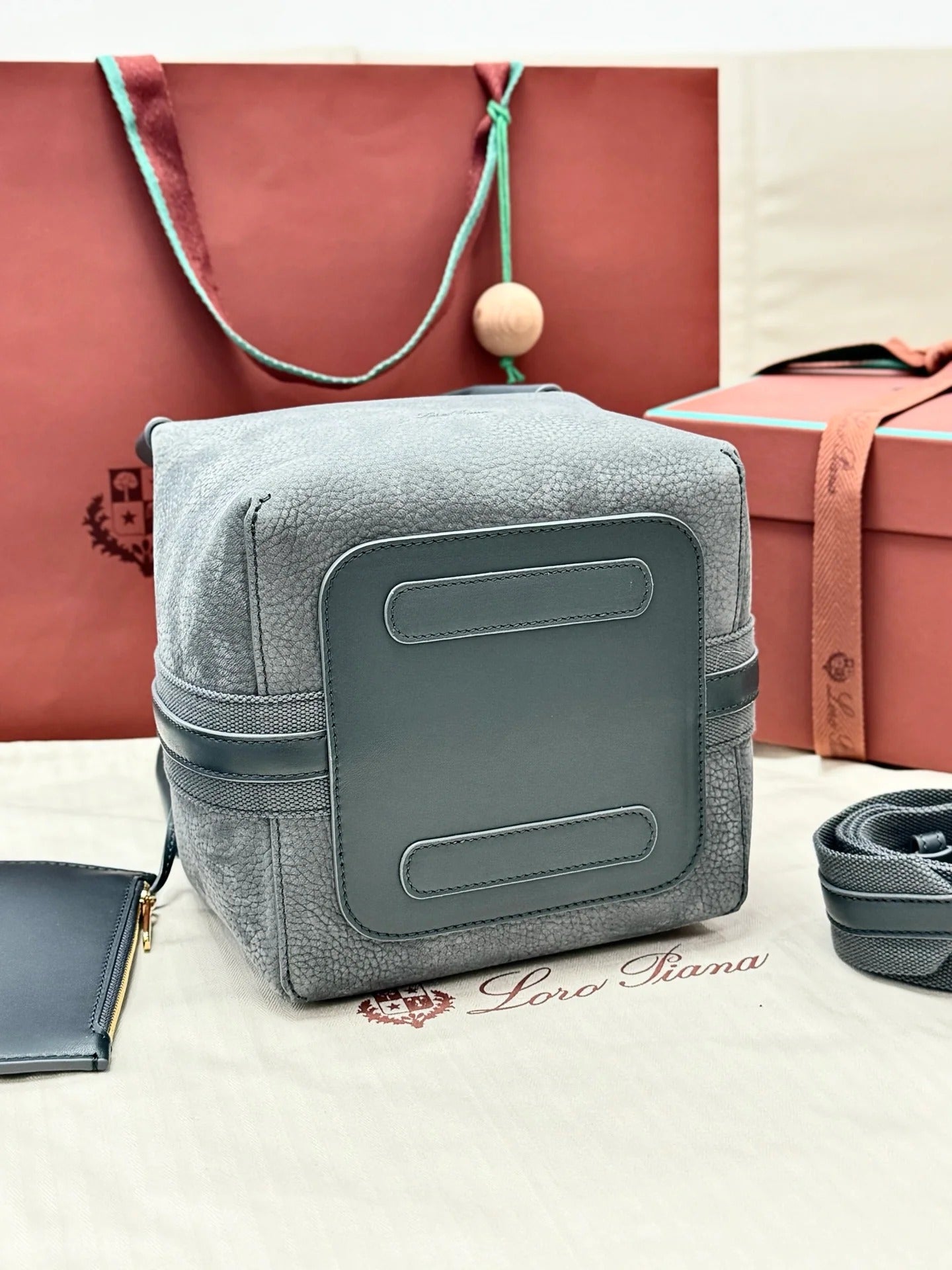 LP 2026 Bale Bucket Bag 21cm Blue-green Cowhide