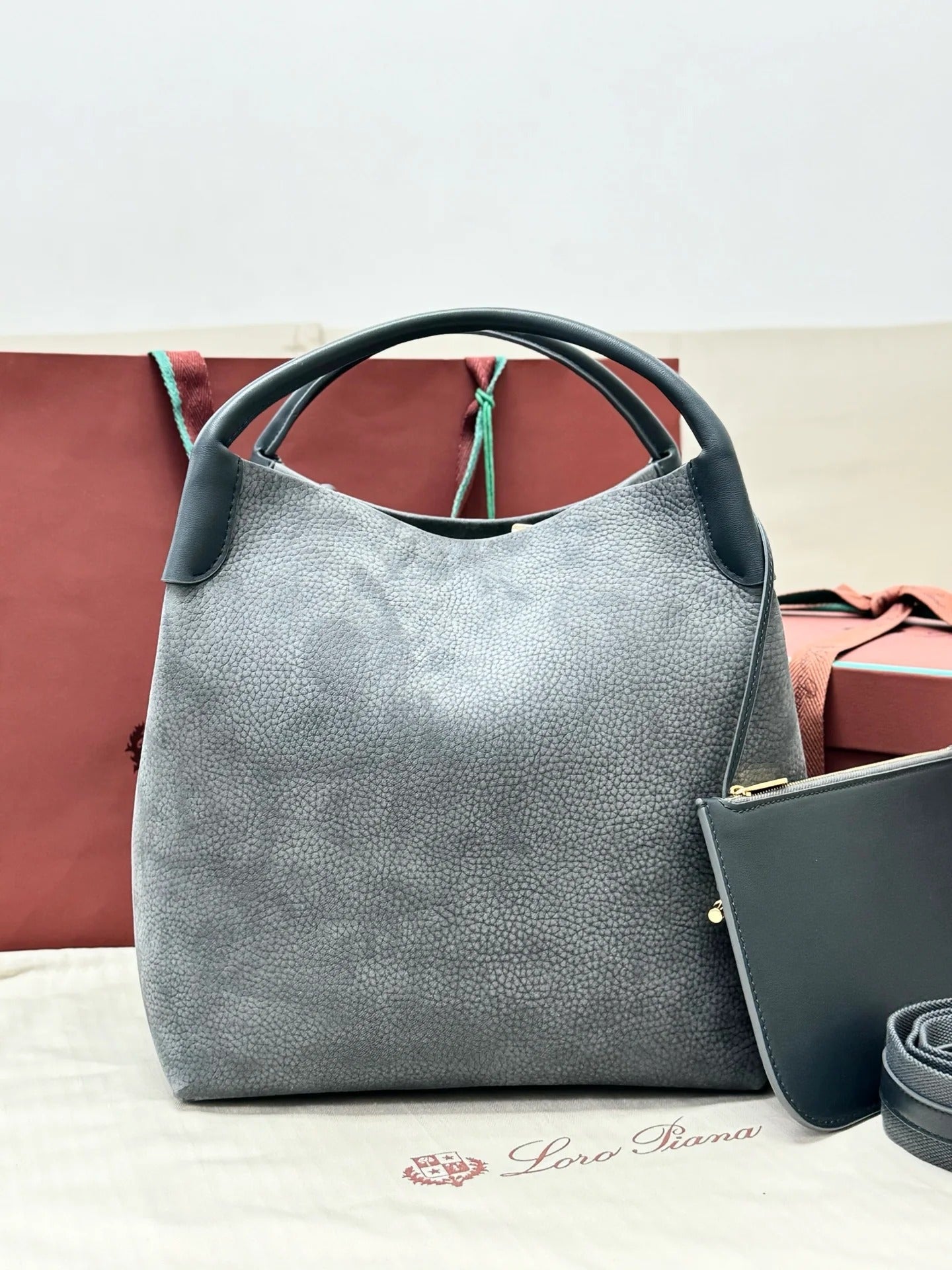 LP 2026 Bale Bucket Bag 36cm Blue-green Cowhide