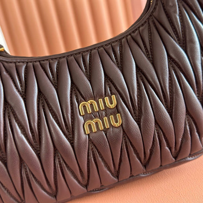 Miu Wander Matelassé Shoulder Bag 25cm Coffee Lambskin