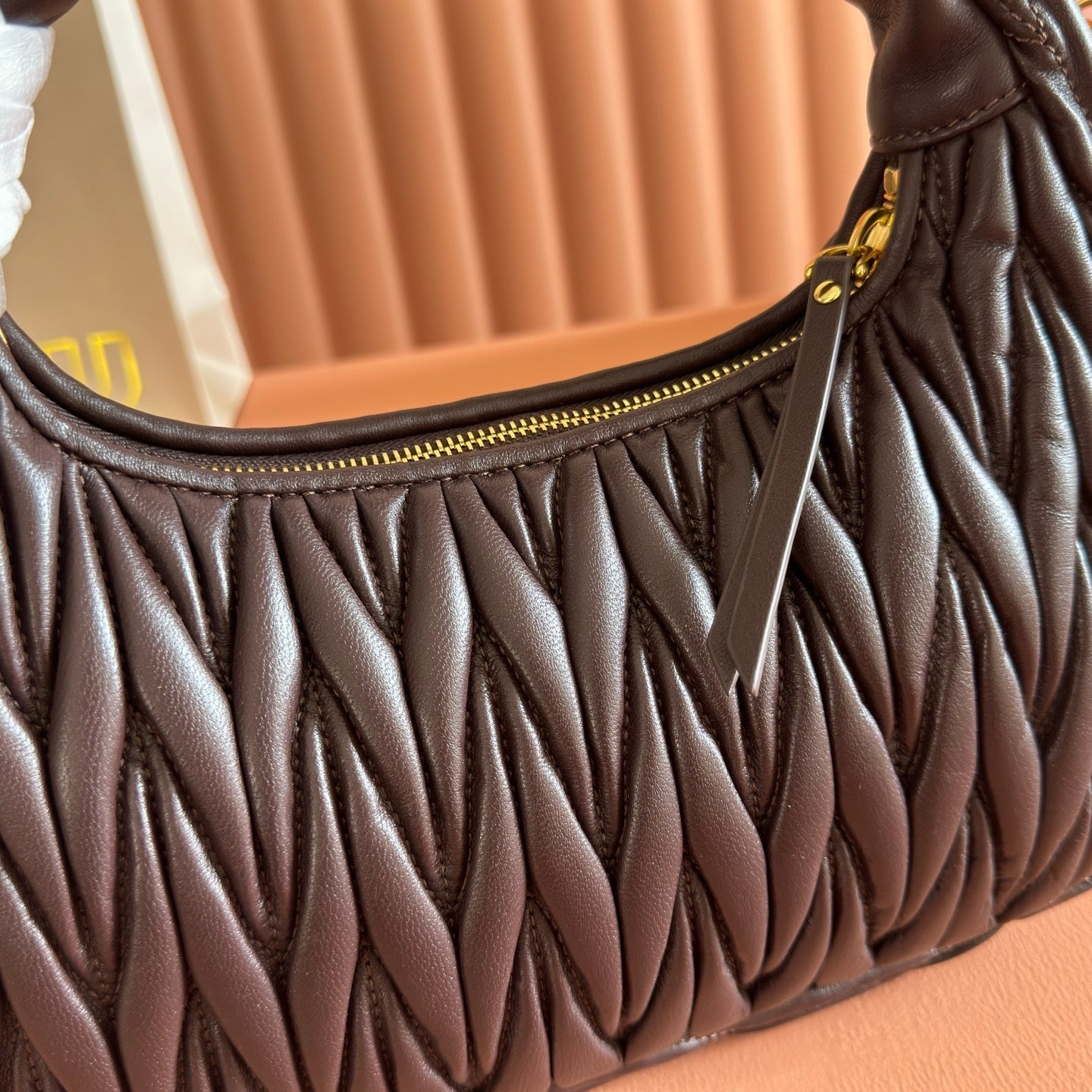 Miu Wander Matelassé Shoulder Bag 25cm Coffee Lambskin