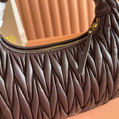 Miu Wander Matelassé Shoulder Bag 25cm Coffee Lambskin