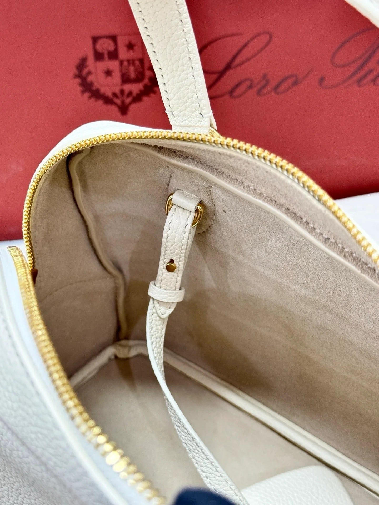 LP 2026 Needle Bag 31cm Off-white Calfskin