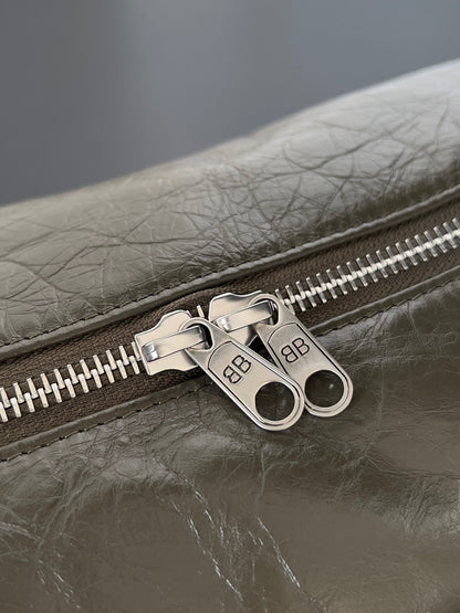 SUPERBUSY SLING BAG 35 IN KHAKI GREEN LAMBSKIN