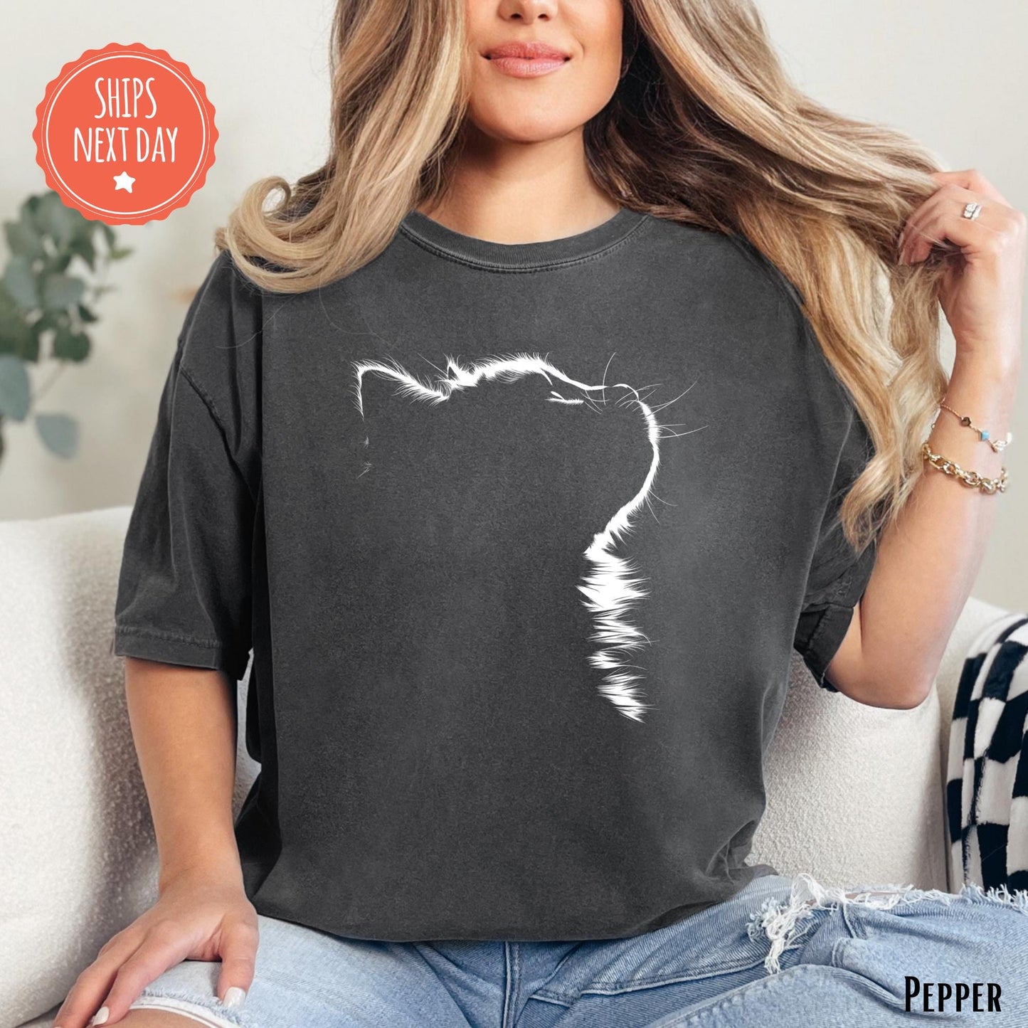Cat Shirt - Cat Silhouette Tshirt - Cat Mom Tee - Gift For Cat Owner - Cat Lover Shirt - Cat Dad - Minimalist Cat Shirt - Cat Parents Gift