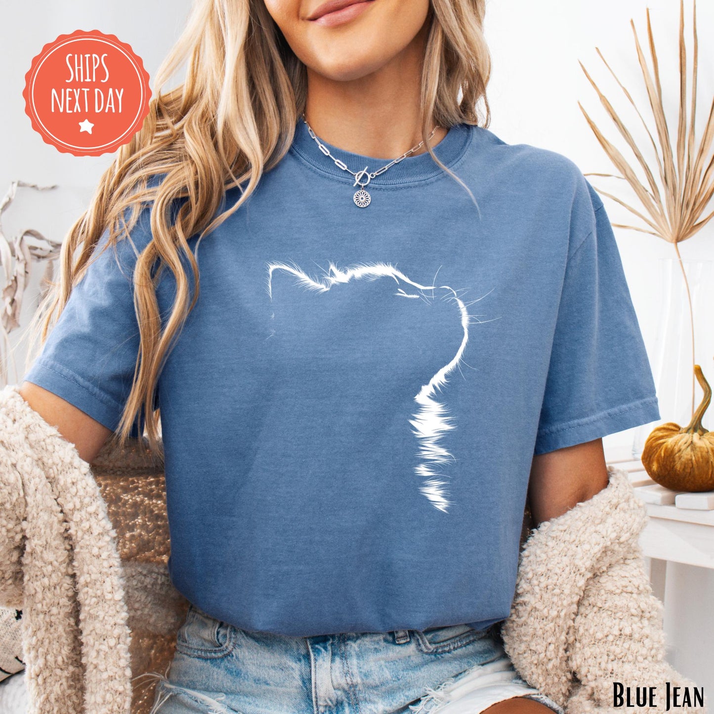 Cat Shirt - Cat Silhouette Tshirt - Cat Mom Tee - Gift For Cat Owner - Cat Lover Shirt - Cat Dad - Minimalist Cat Shirt - Cat Parents Gift