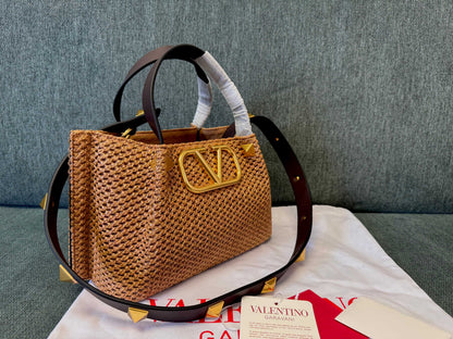 Valentino Spring and Summer 25 Tote Bag Brown Raffia