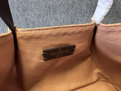 Valentino Spring and Summer 25 Tote Bag Brown Raffia